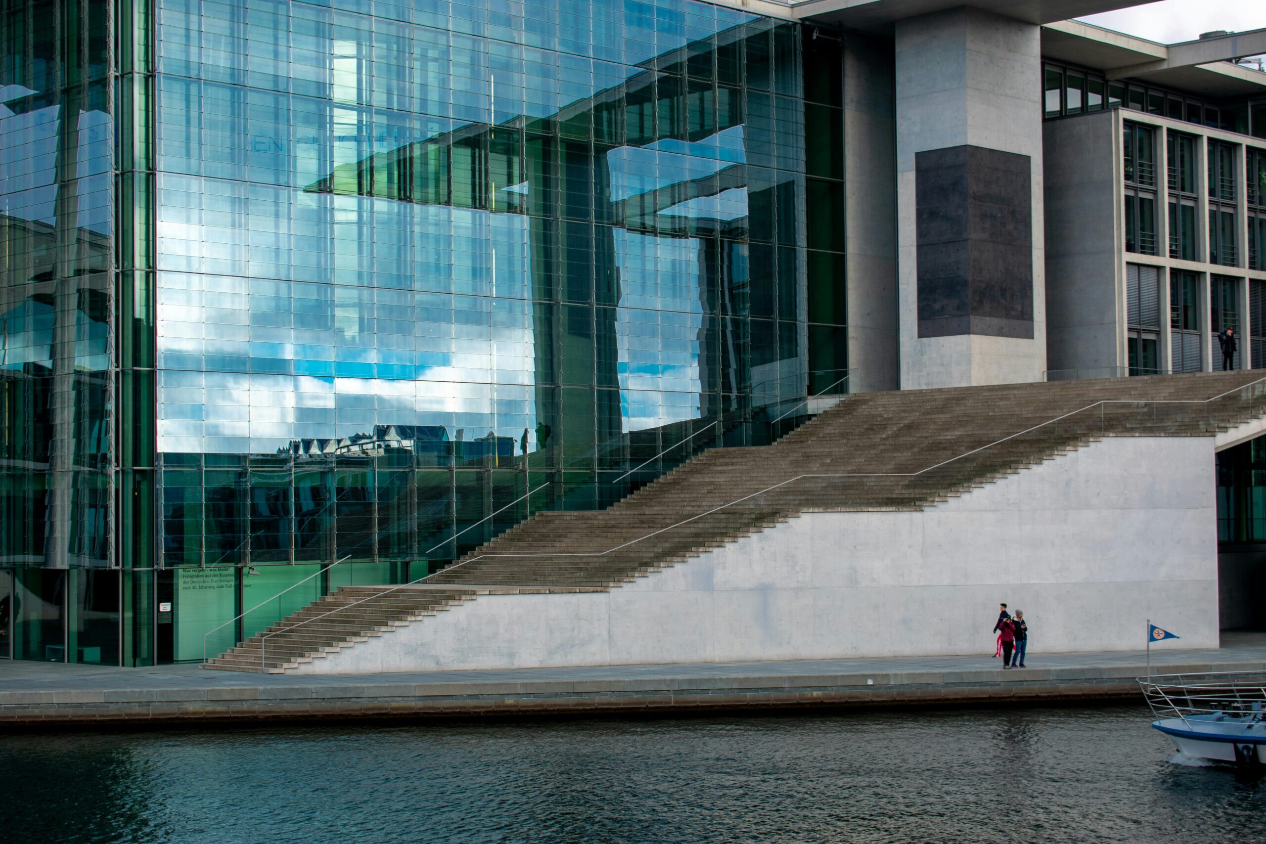 pexels-kosta-18779006